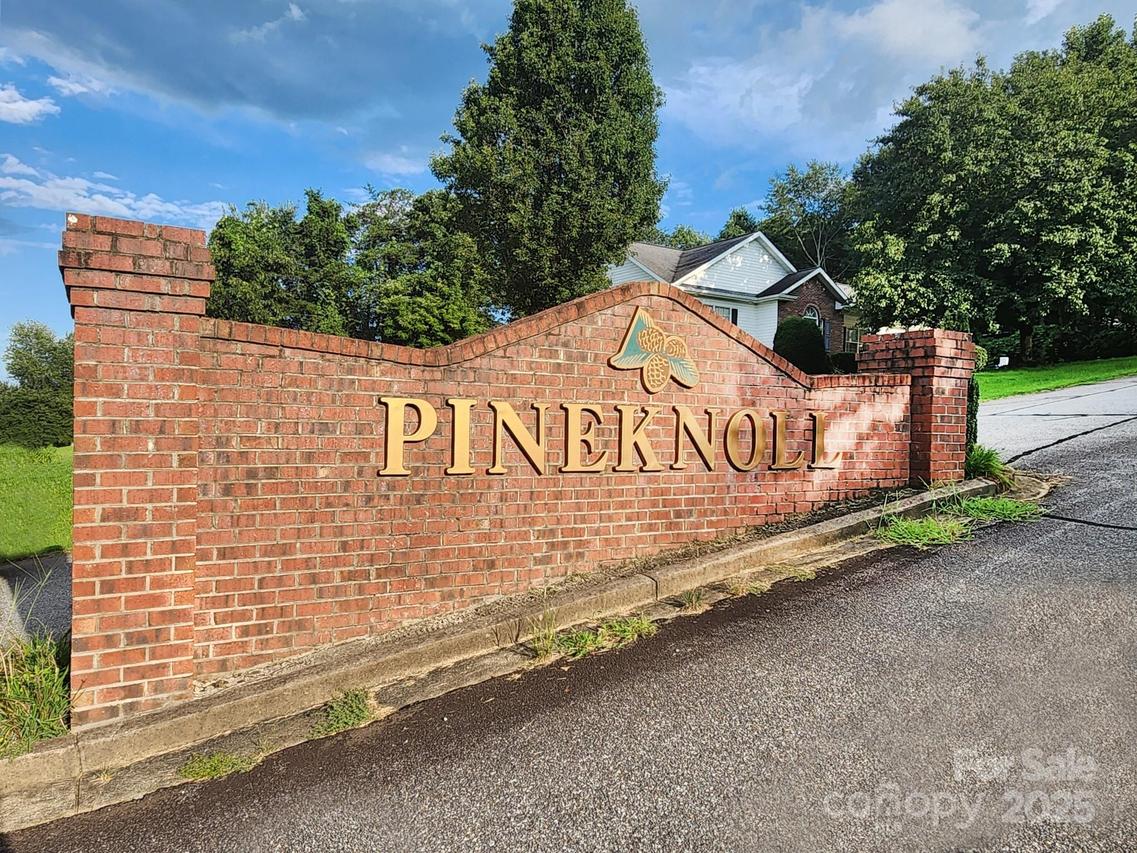 Pineknoll Dr. #31, Hickory, NC 28602