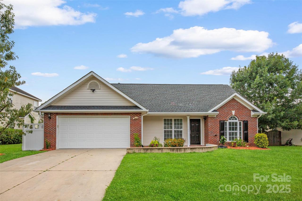 1433 Winthrop Ln., Monroe, NC 28110