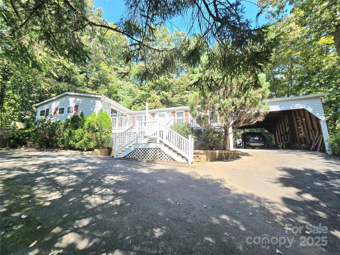 113 Reeves Rd., Leicester, NC 28748