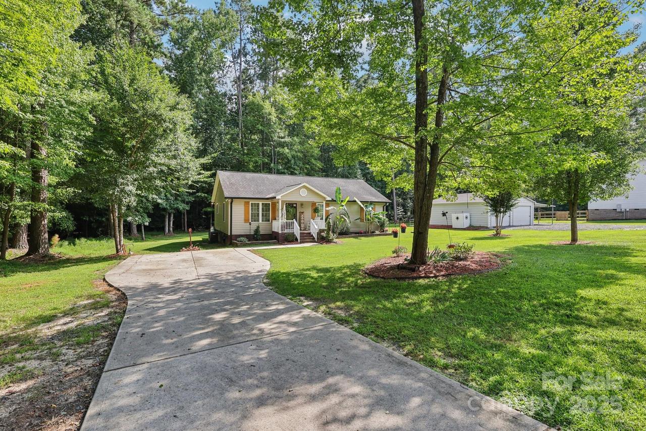188 Delwood Ct., Mount Gilead, NC 27306