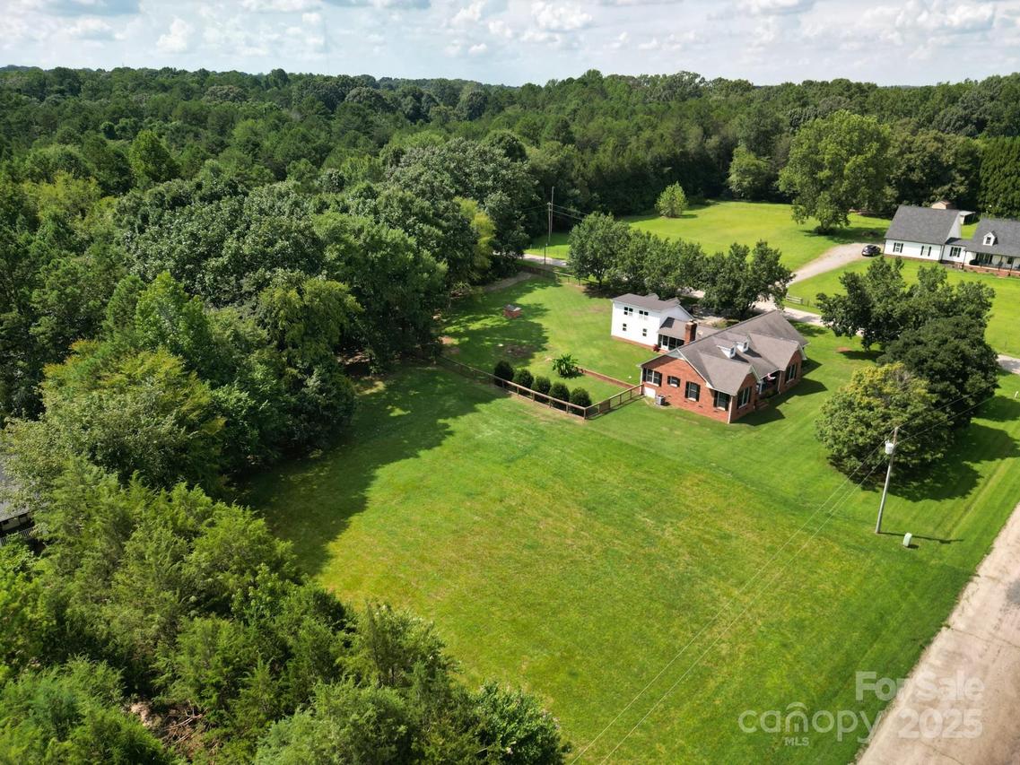 9755 Autumn Cir., Davidson, NC 28036