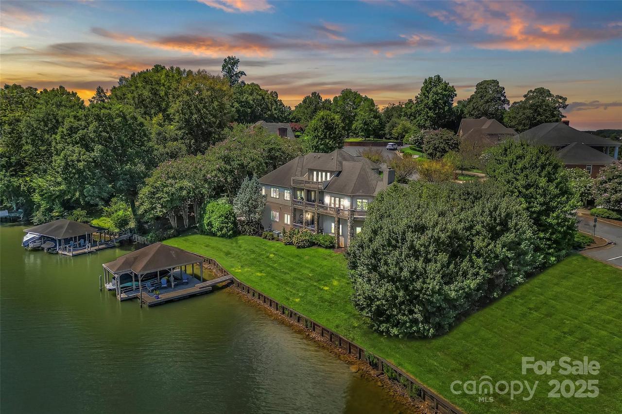 271 44th Avenue Cir., Hickory, NC 28601