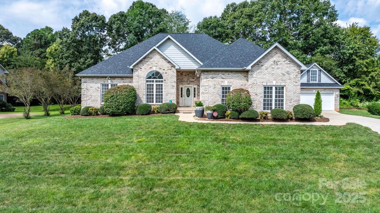 3915 Steve Ikerd Dr., Hickory, NC 28601