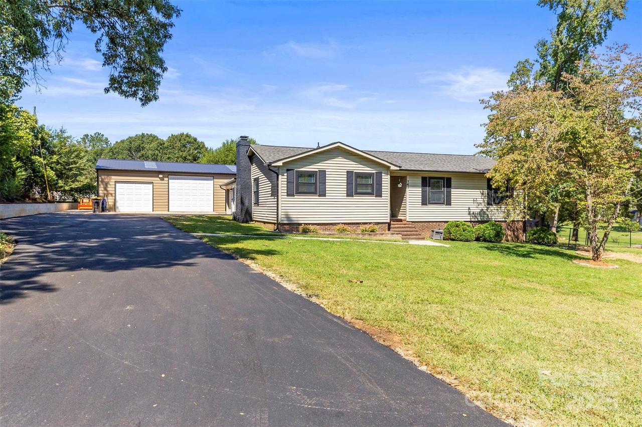 143 Rollingwood Dr., Stanley, NC 28164