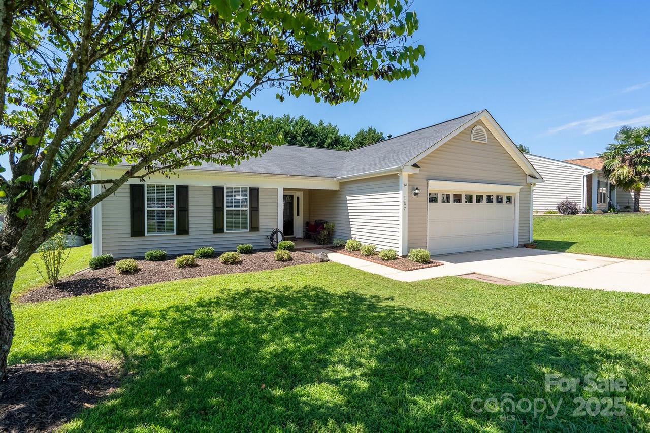 157 Brookstone Dr., Mount Holly, NC 28120