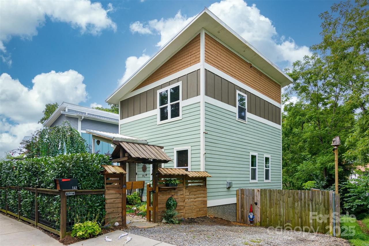141 State St. #1, Asheville, NC 28806