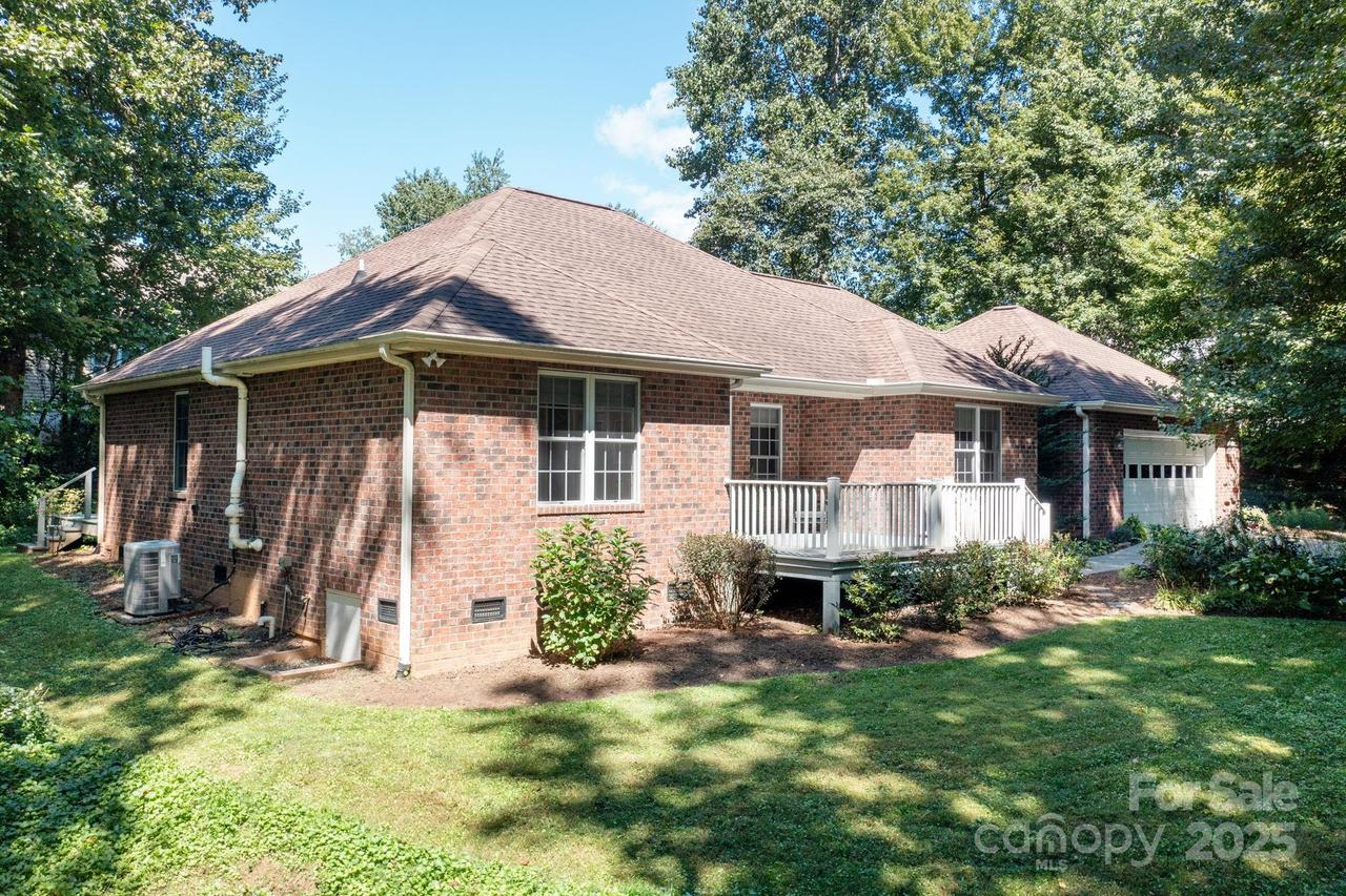 21 Campbell St., Black Mountain, NC 28711