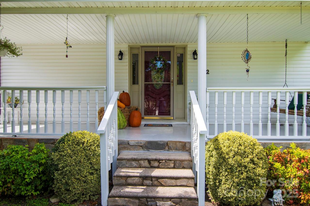 132 Serenity Cir., Hendersonville, NC 28792