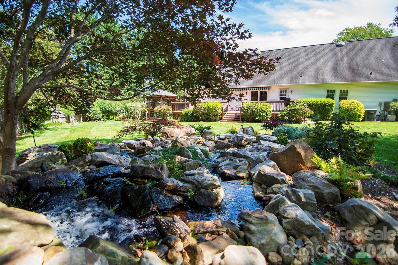 132 Serenity Cir., Hendersonville, NC 28792