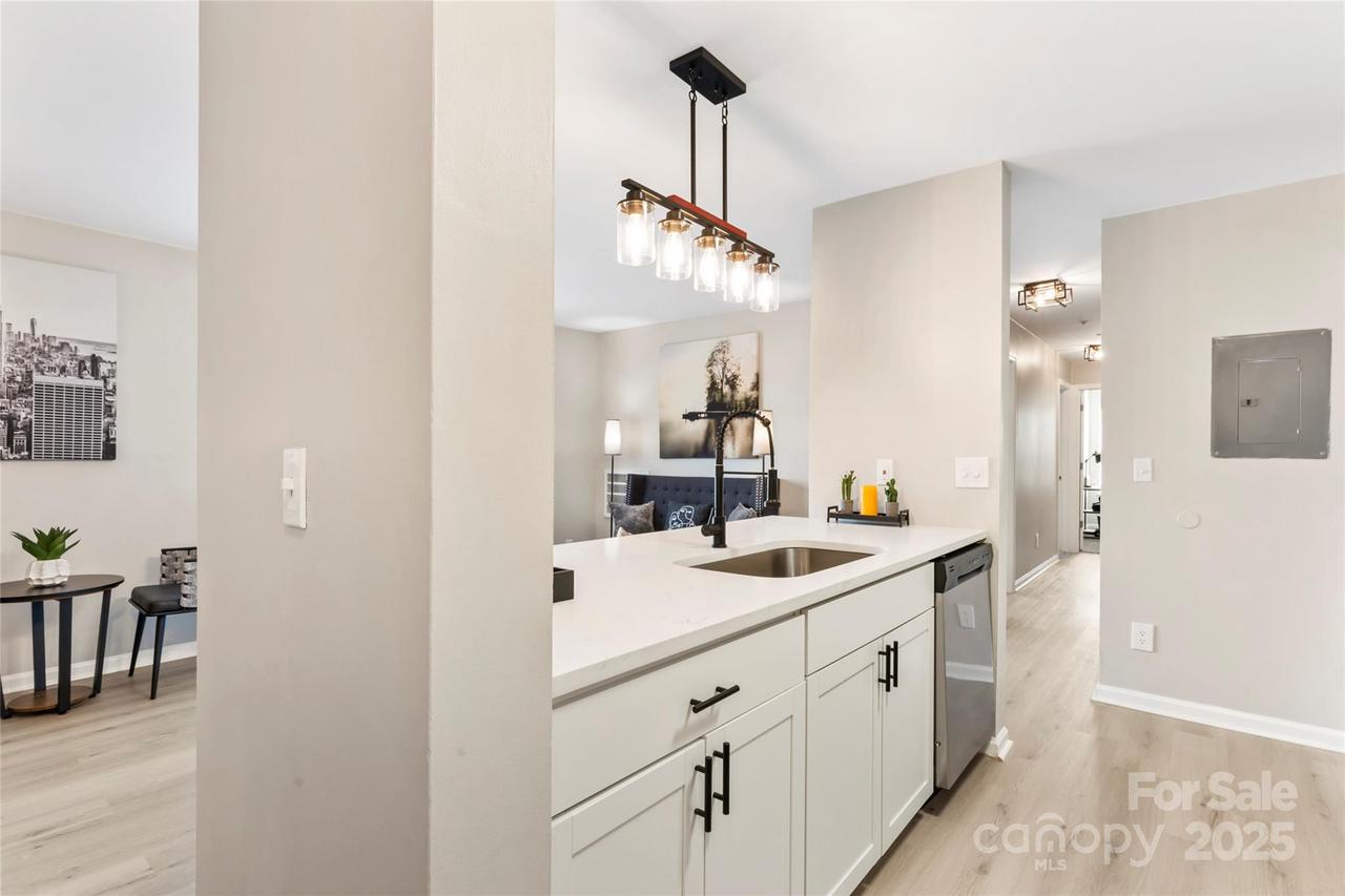 1620 Arlyn Cir. #E, Charlotte, NC 28213