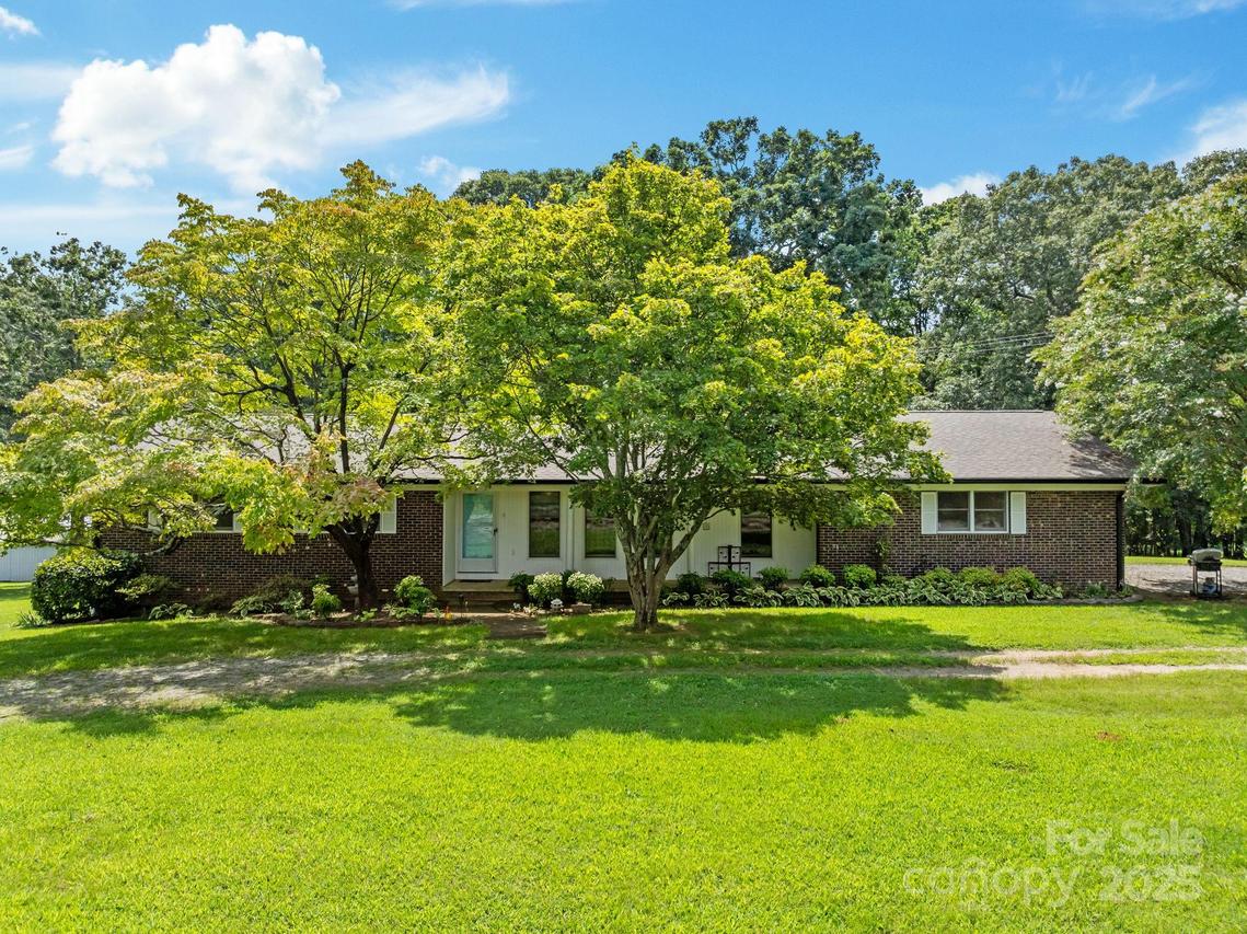 138 Deere Ln., Ellenboro, NC 28040