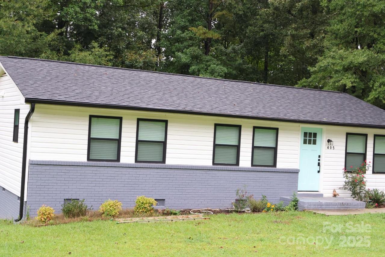 405 Dover Dr., Bessemer City, NC 28016