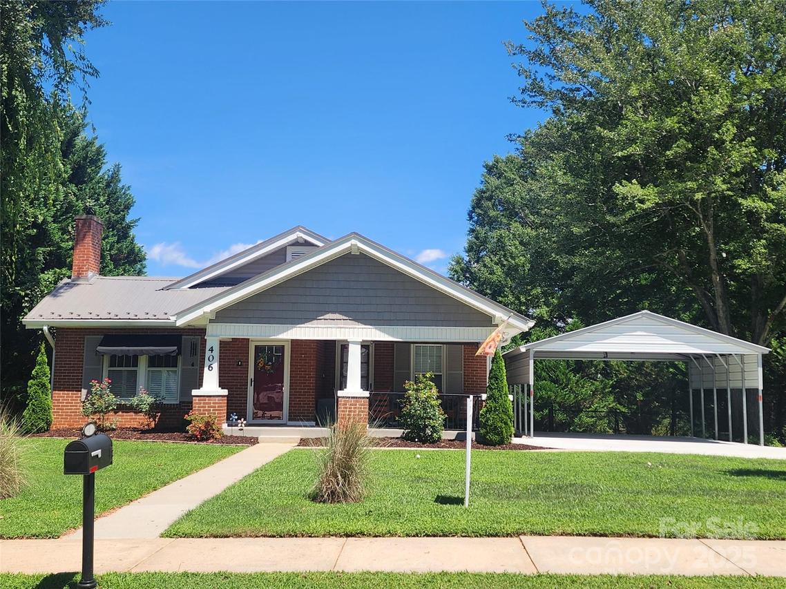 406 Lenoir St., Morganton, NC 28655