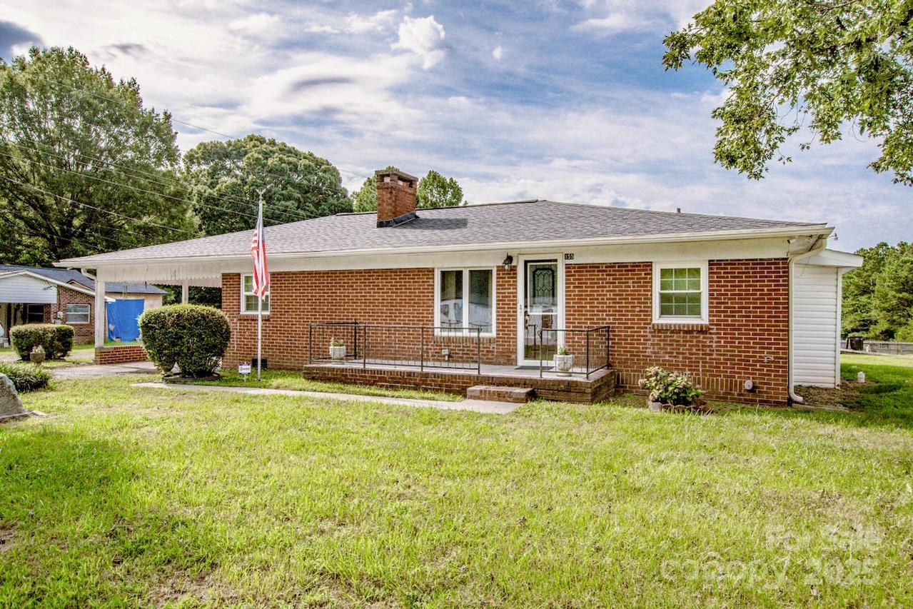 155 Parkertown Rd., Mooresville, NC 28115