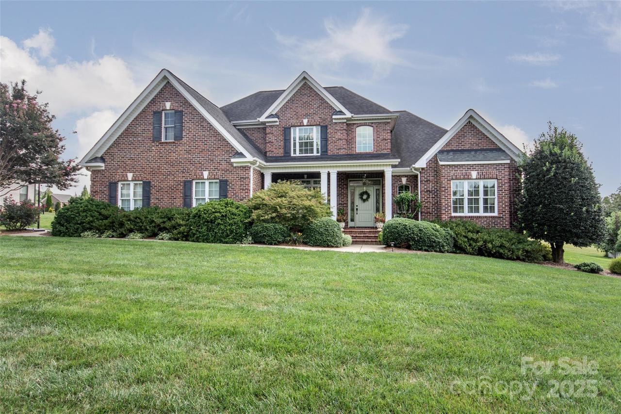 117 Foxglove Dr., Statesville, NC 28625