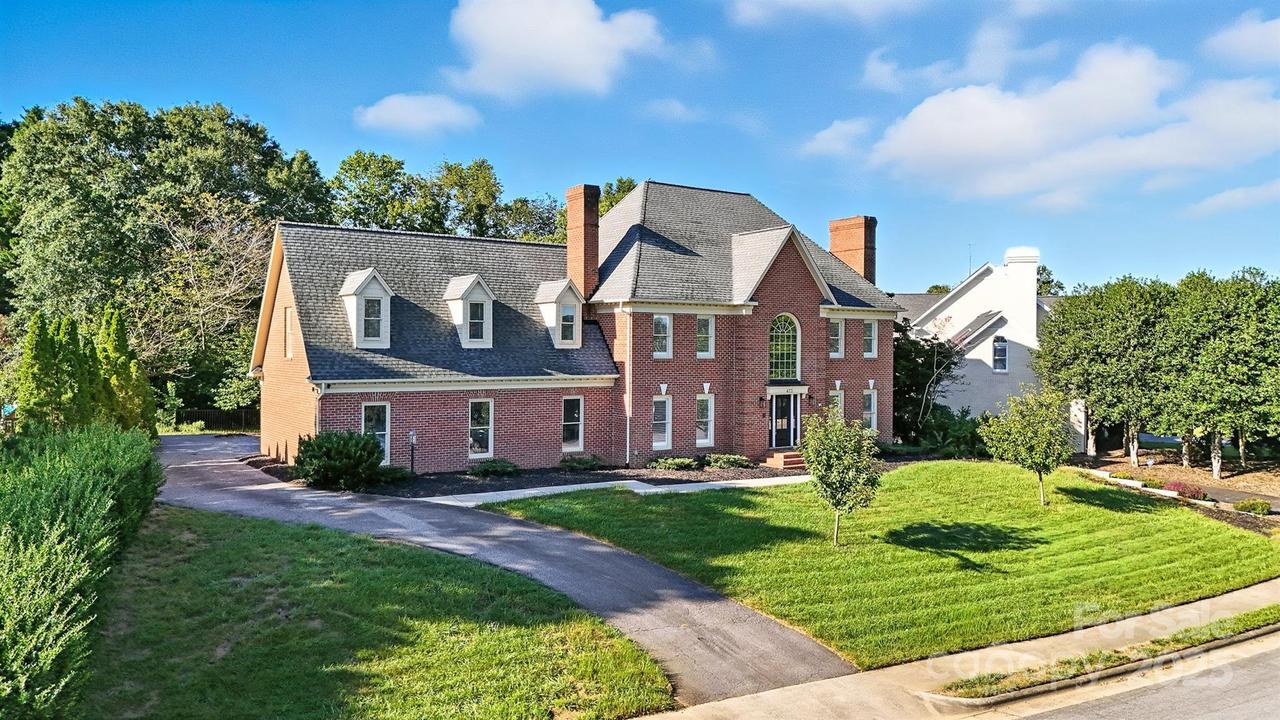 475 44th Dr., Hickory, NC 28601