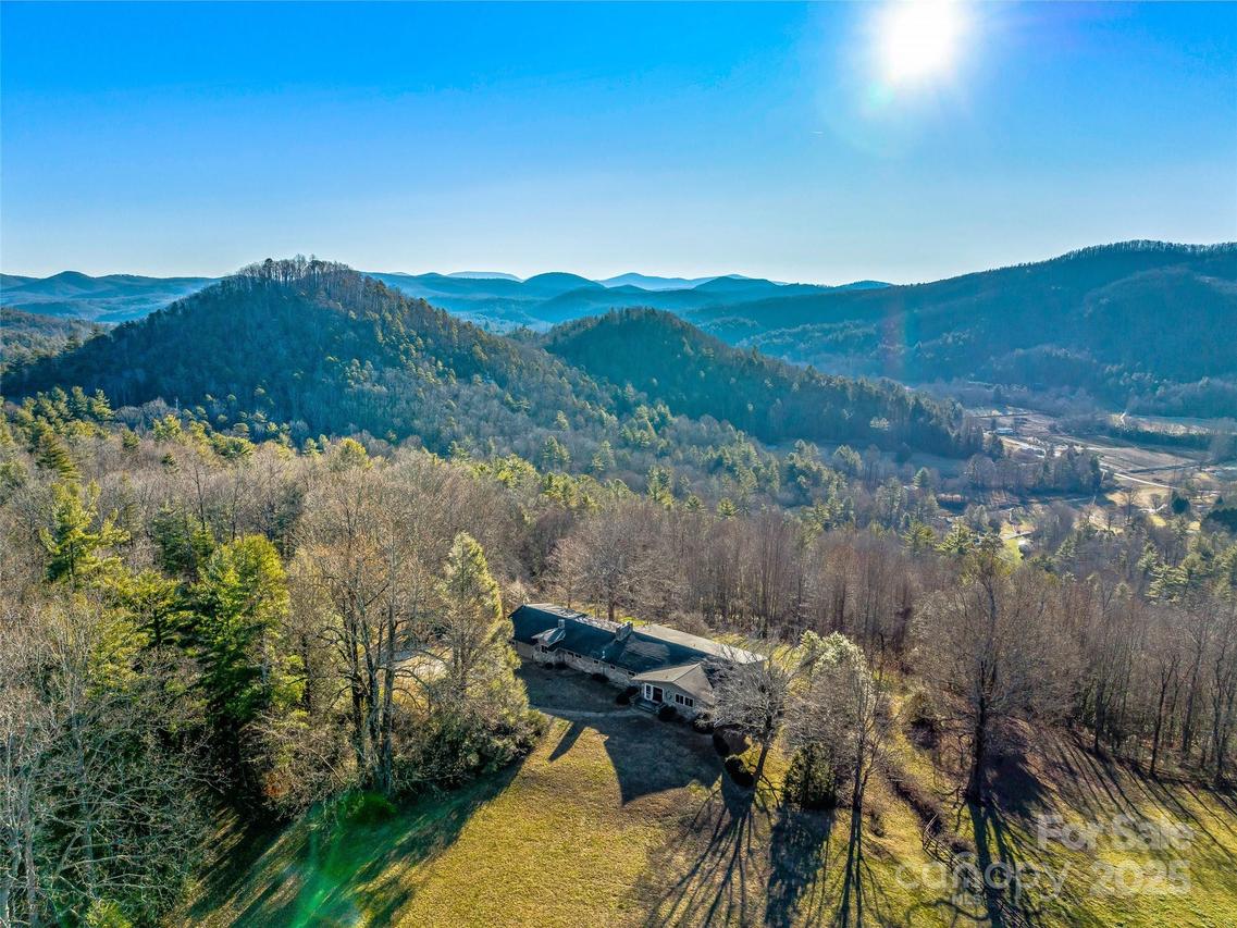 1411 Cabin Creek Rd., Zirconia, NC 28790