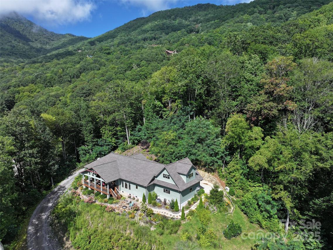 70 Flying Hawk Tr., Waynesville, NC 28786