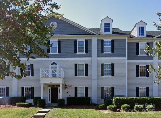 966 Plaza Walk Dr., Charlotte, NC 28215