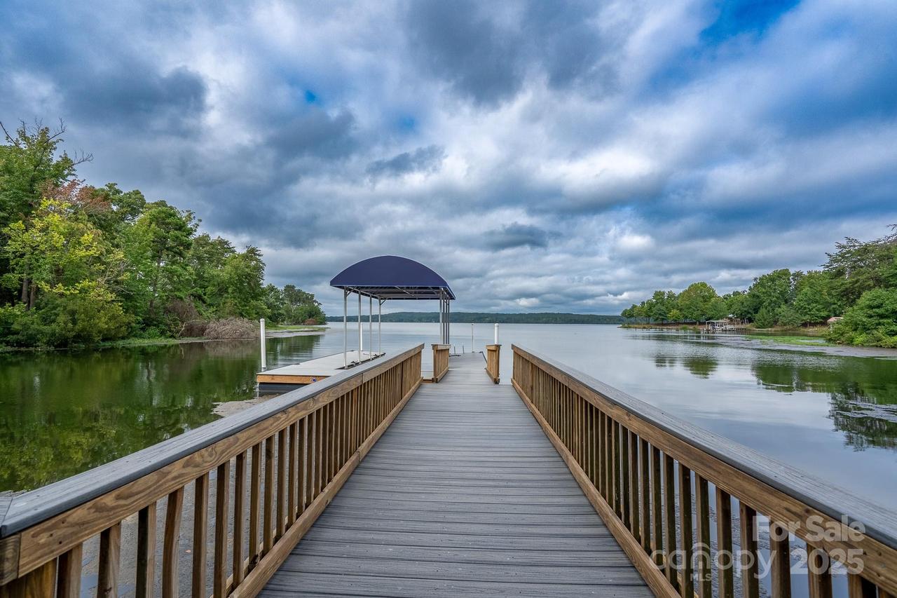 139 Deerfield Ln., New London, NC 28127