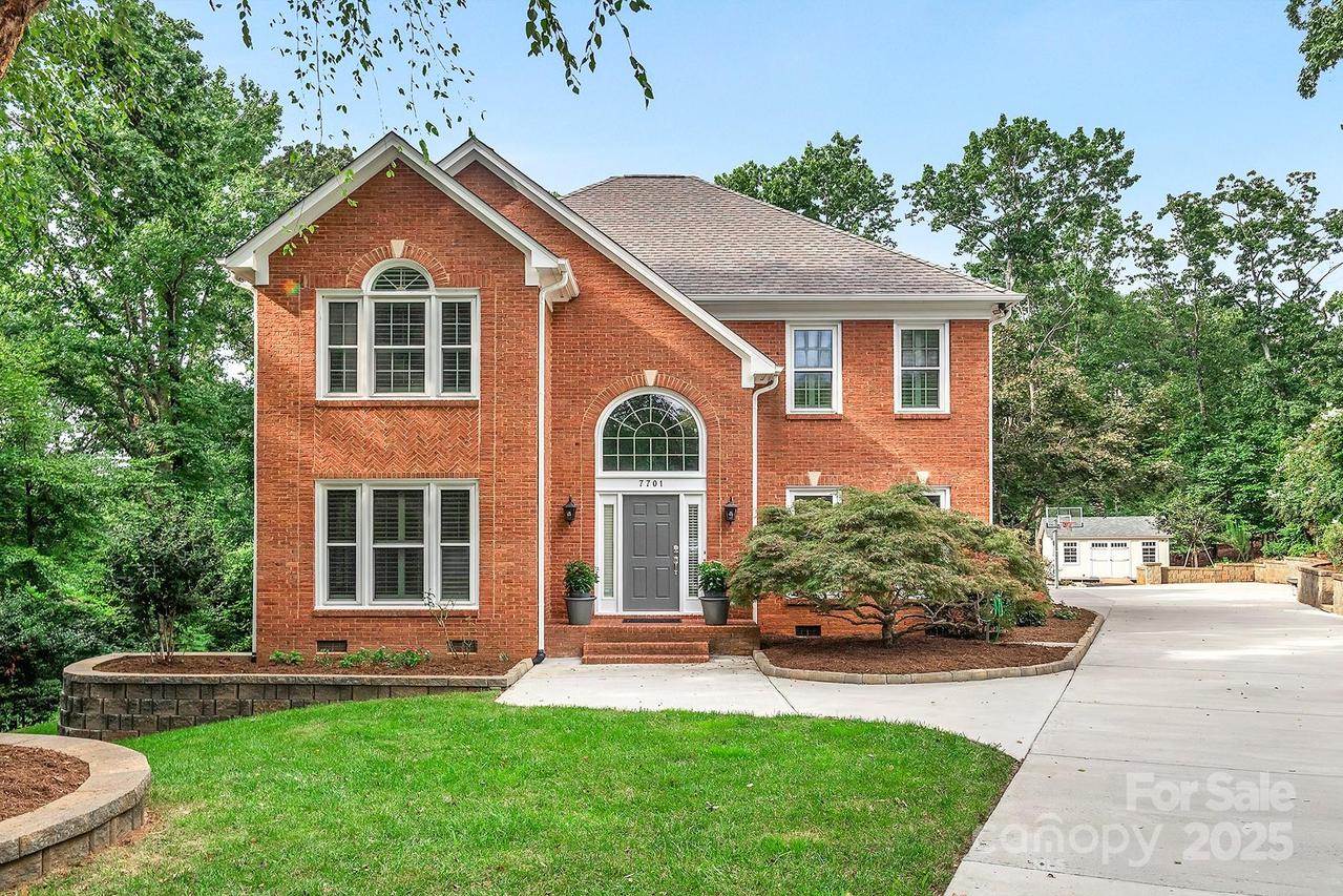 7701 Walthall Ct., Charlotte, NC 28210