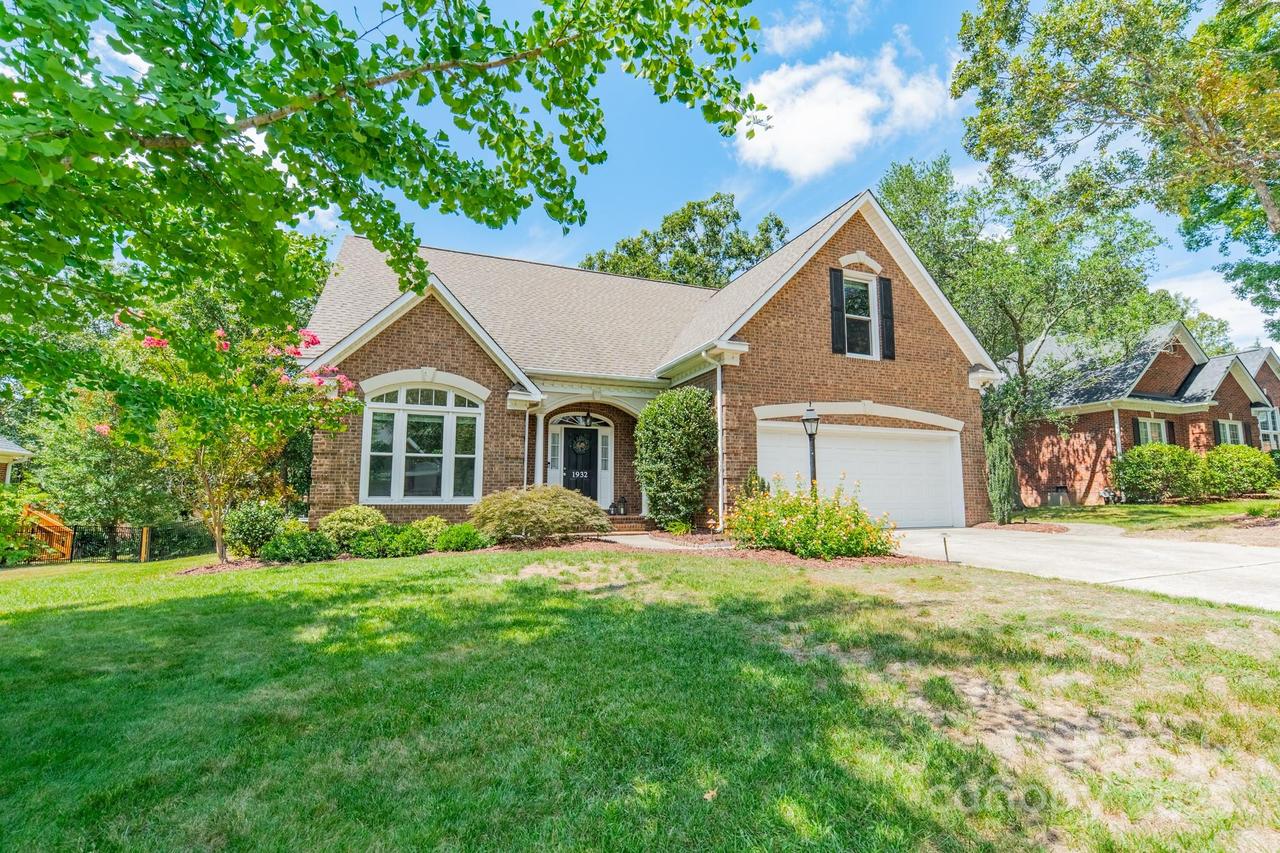 1932 Millbrook Ln., Matthews, NC 28104