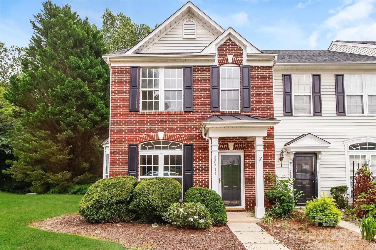 3021 Misty Harbor Cir., Cramerton, NC 28032