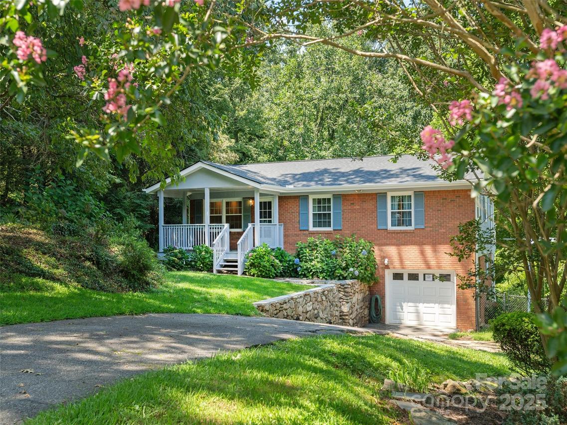 21 Laurel Park Dr., Arden, NC 28704