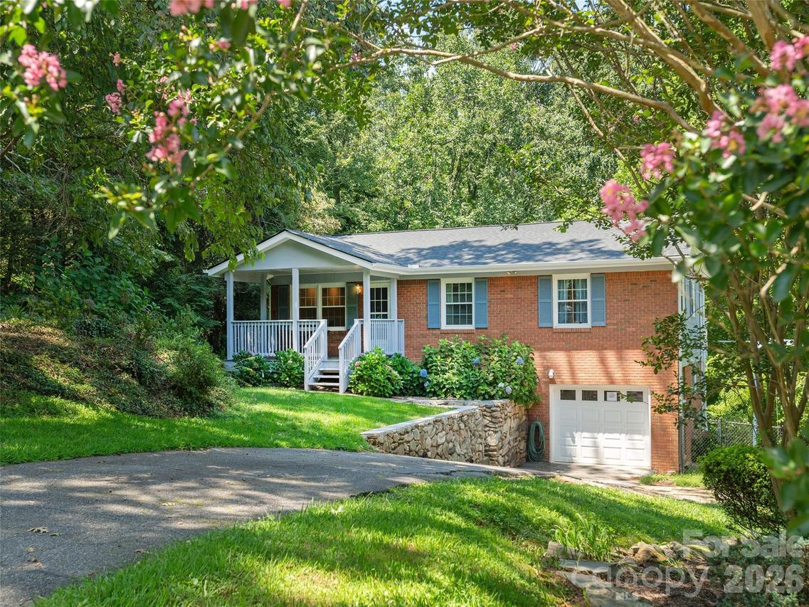 21 Laurel Park Dr., Arden, NC 28704