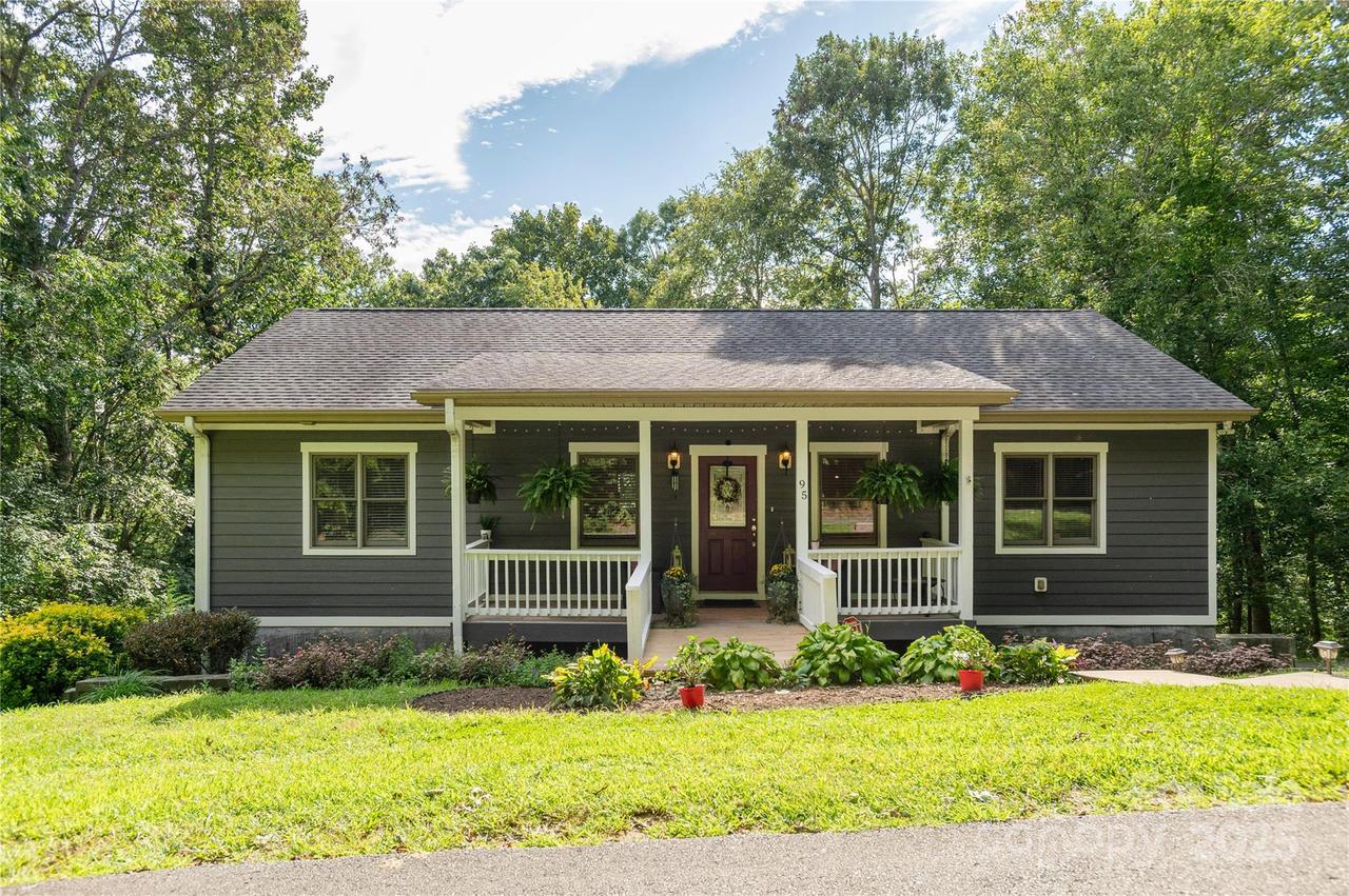 95 Fairview Hills Dr., Fairview, NC 28730