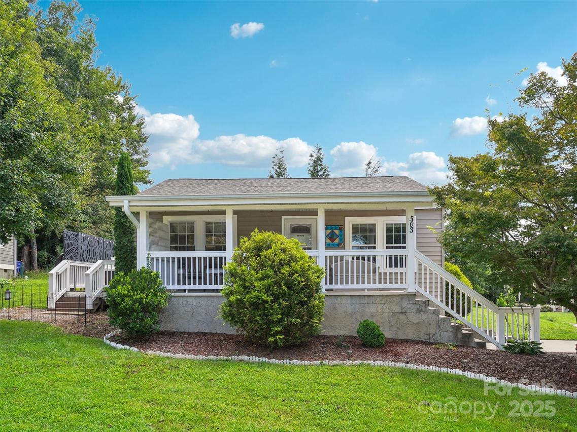 503 Pearl View Dr., Black Mountain, NC 28711