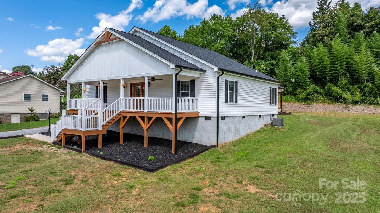 7 Miss Julia Way, Granite Falls, NC 28630