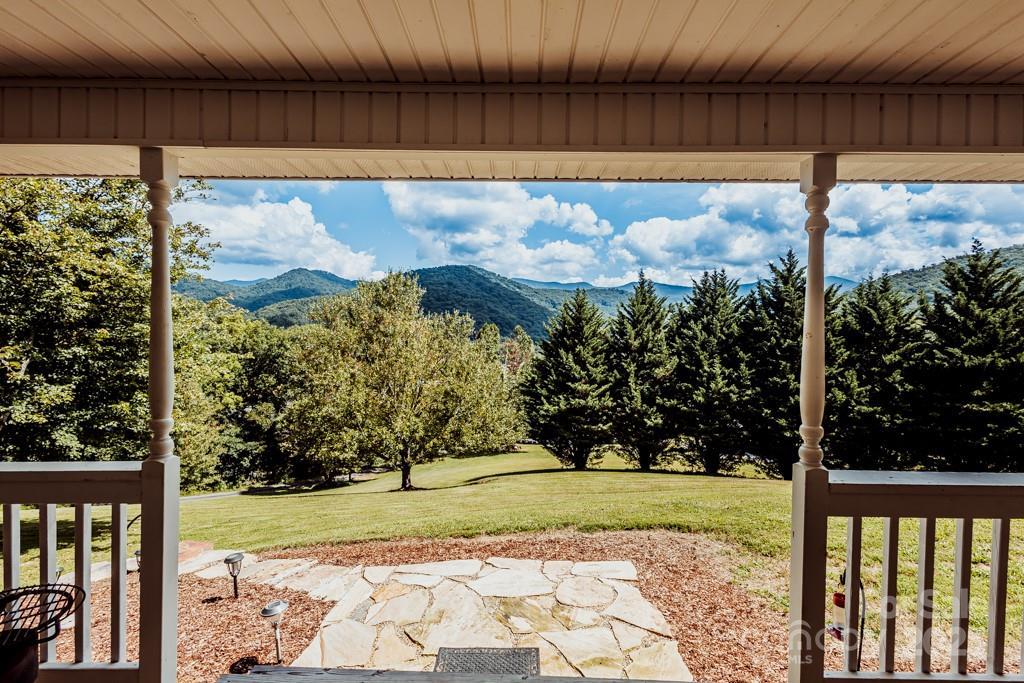 48 Open Range Dr., Barnardsville, NC 28709