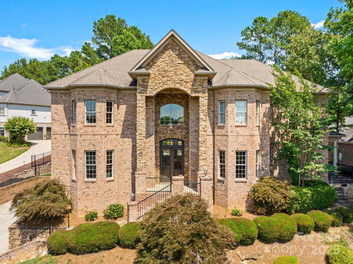 1486 Winged Foot Dr., Denver, NC 28037