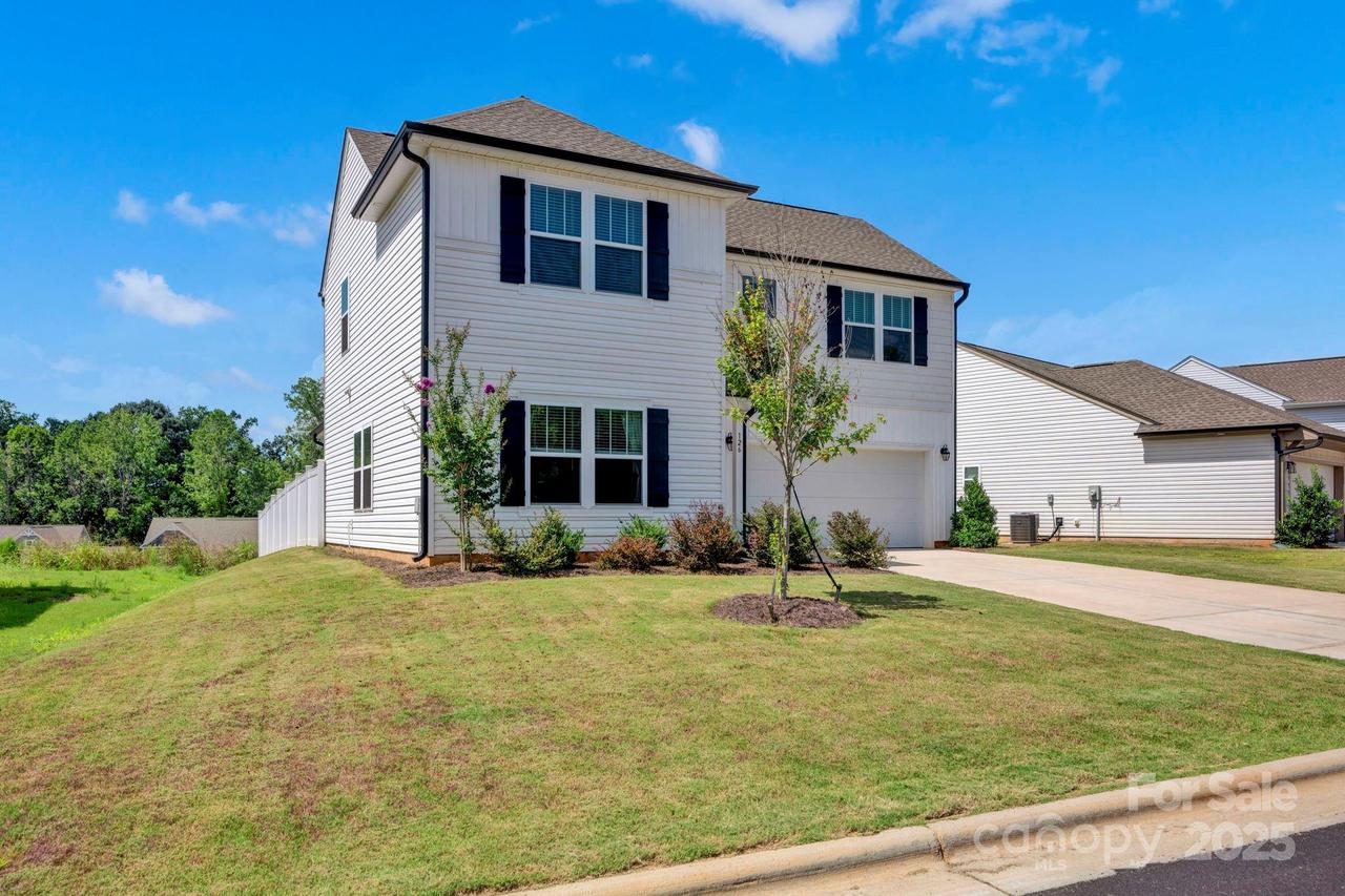 126 Dyssa Loop, Statesville, NC 28625