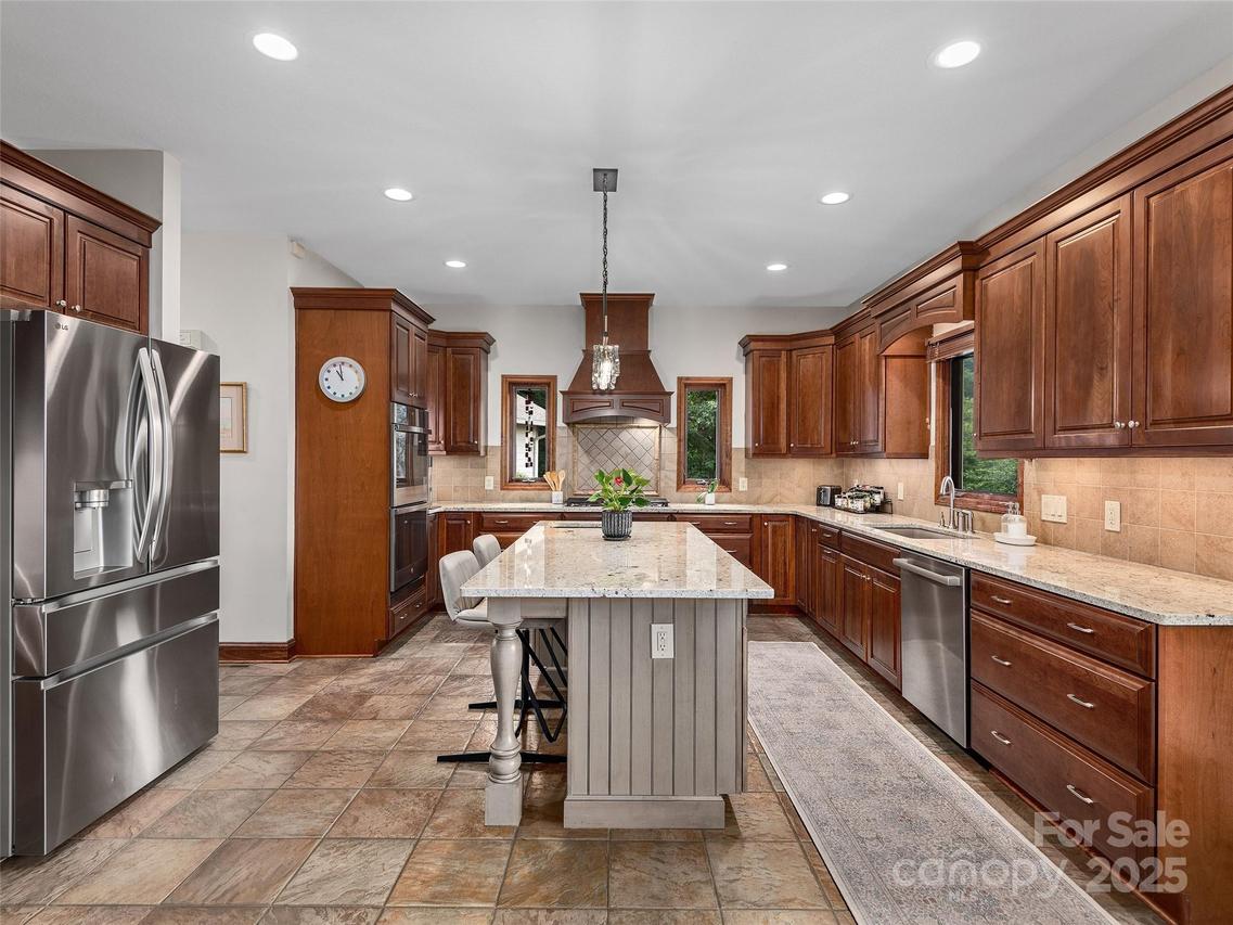 37 Enclave Dr., Waynesville, NC 28786