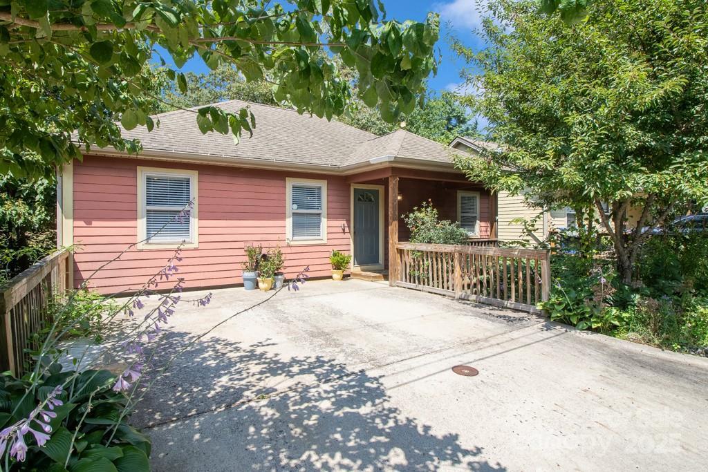 47 Kentucky Dr., Asheville, NC 28806