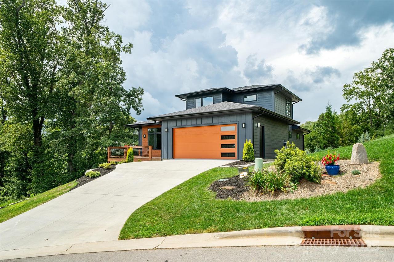157 Meadow Breeze Rd., Arden, NC 28704