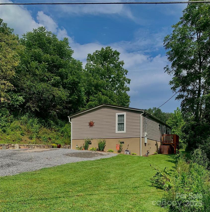 116 Thompson Cove Rd., Clyde, NC 28721