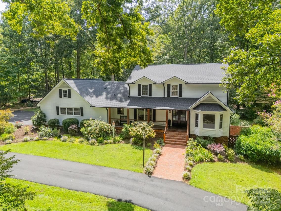 8504 Viking Dr., Waxhaw, NC 28173