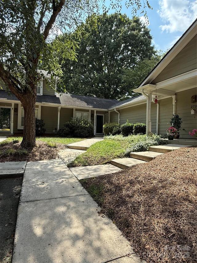 2734 Tiergarten Ln., Charlotte, NC 28210