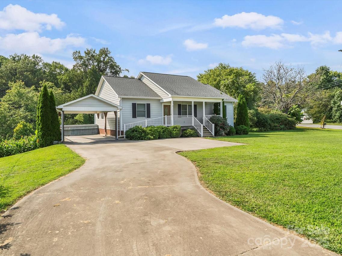 602 Enola Rd., Morganton, NC 28655