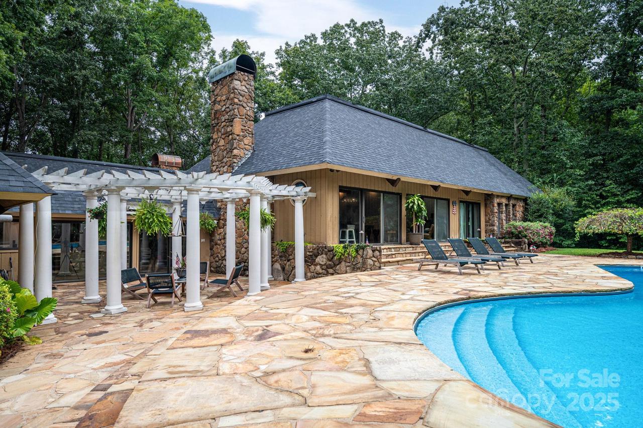 109 Saddletree Rd., Lincolnton, NC 28092