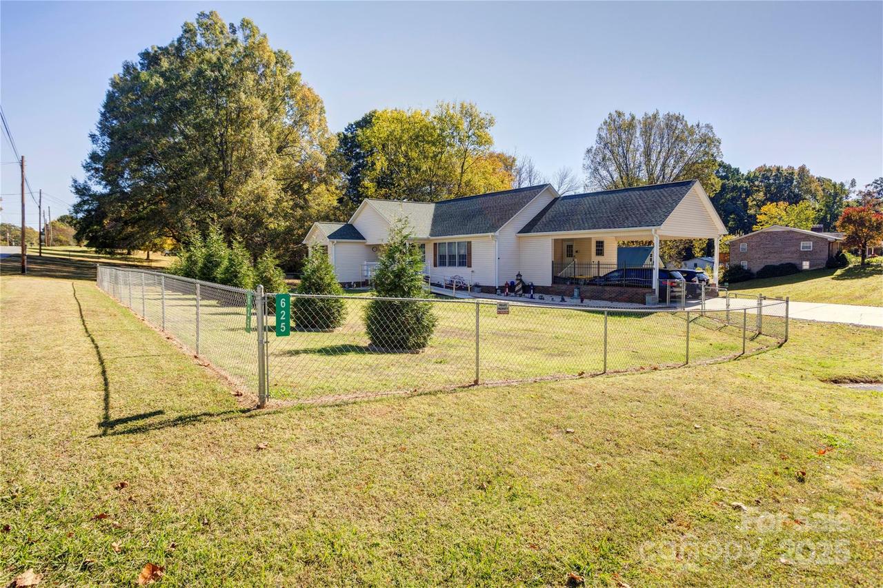 625 Fisher St., Concord, NC 28027