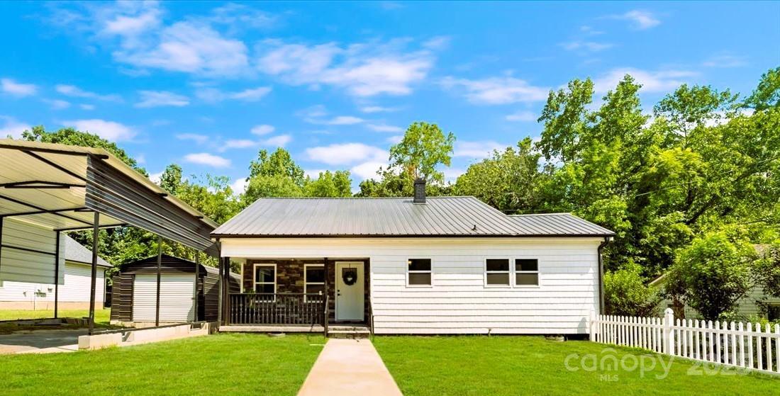 2105 Woodlawn St., Kannapolis, NC 28083