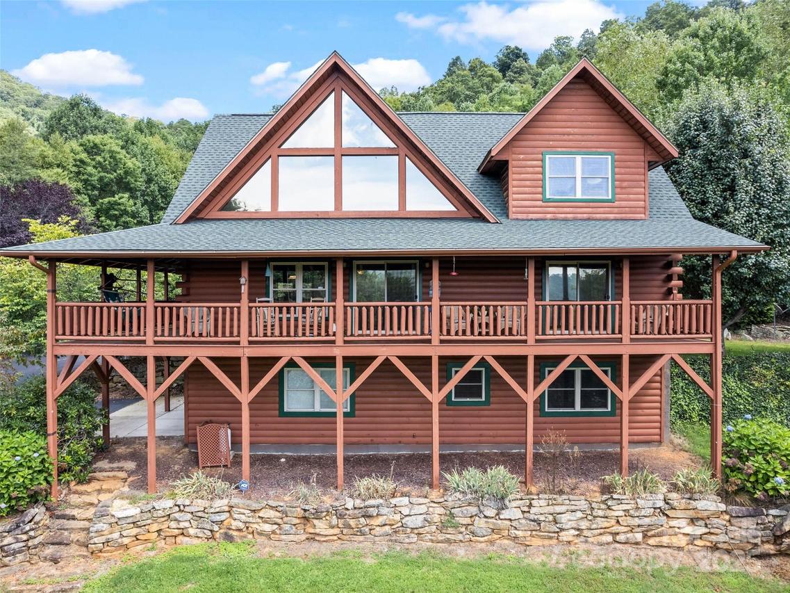 432 Raccoon Pointe, Canton, NC 28716
