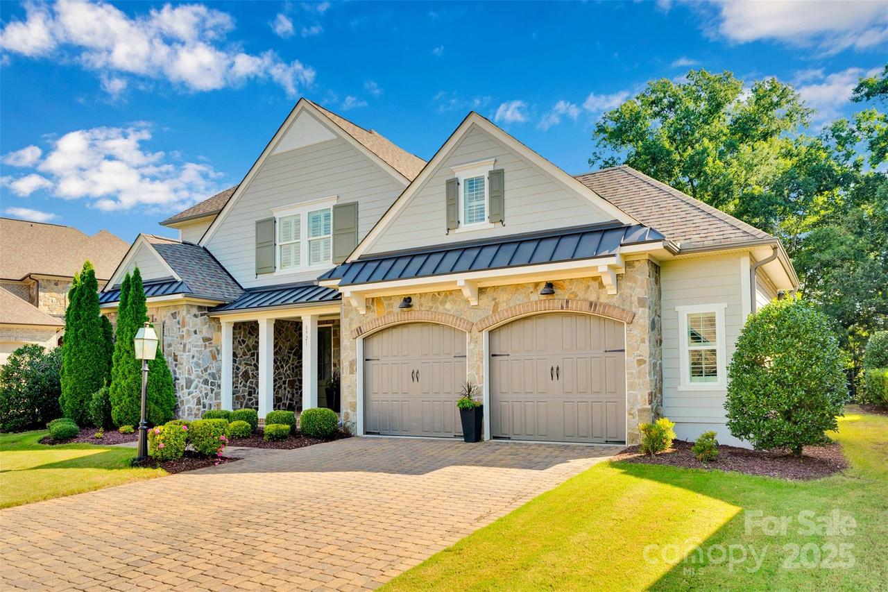 8921 Blakeney Dr., Charlotte, NC 28277