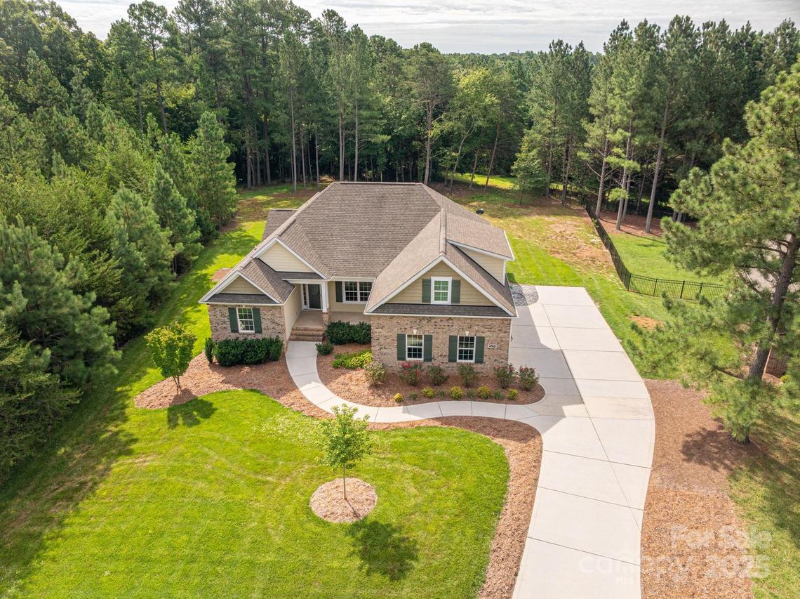 4742 Killian Crossing Dr., Denver, NC 28037