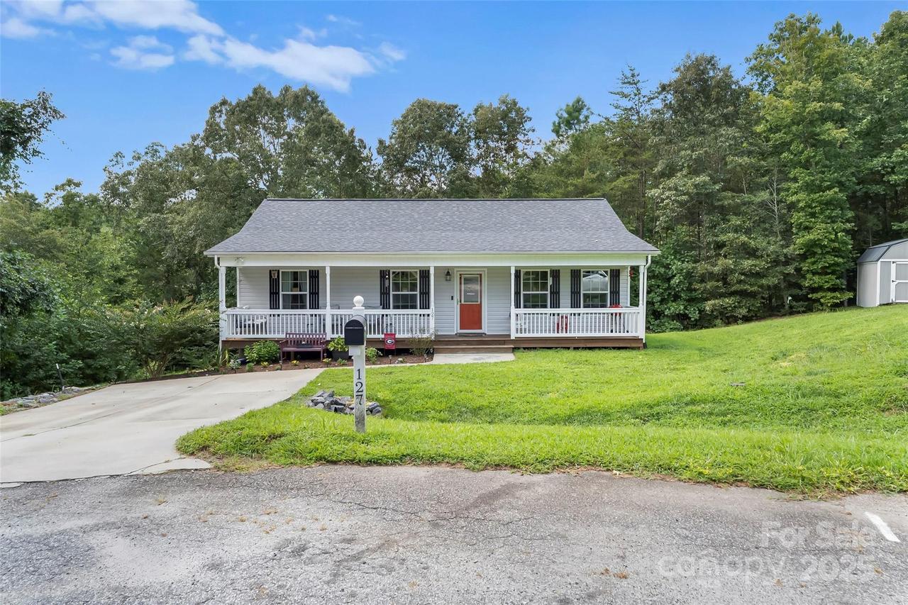 127 Serenity Ln. #38/39, Hickory, NC 28601