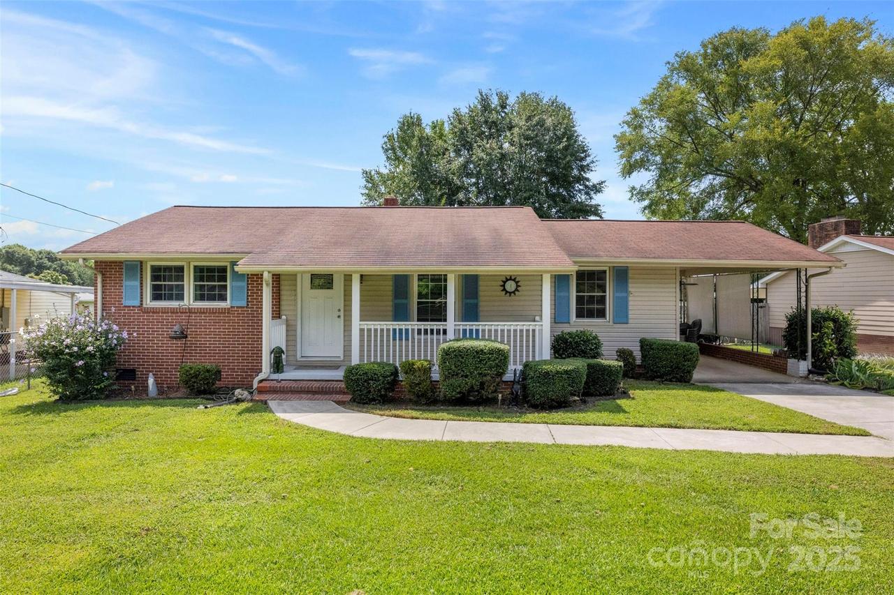 2211 Parkdale Ave., Gastonia, NC 28052